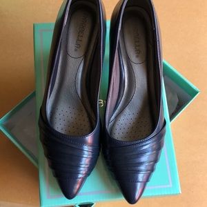 Women’s dress shoes size 7M